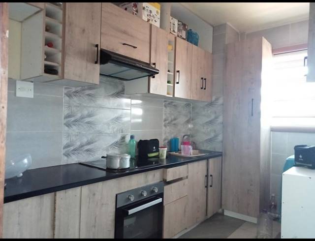 2 BEDROOM APARTMENT FOR SALE IN VANDERBIJLPARK CW 2